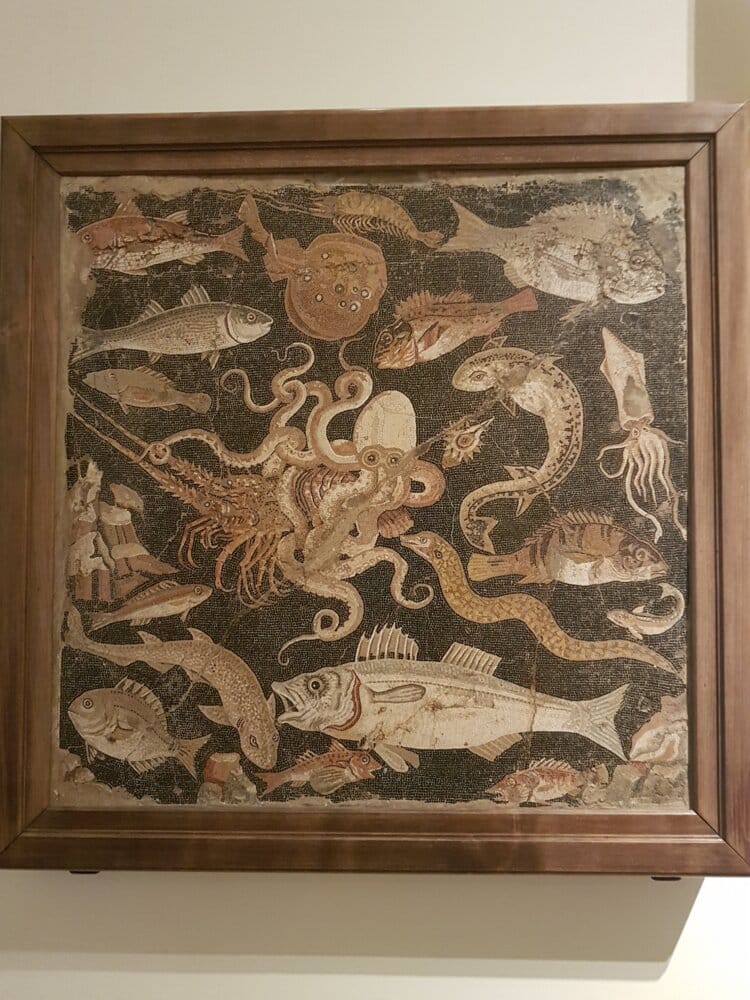 Mosaïque romaine issue d'une villa de Pompéi (musée archéologique national de Naples)