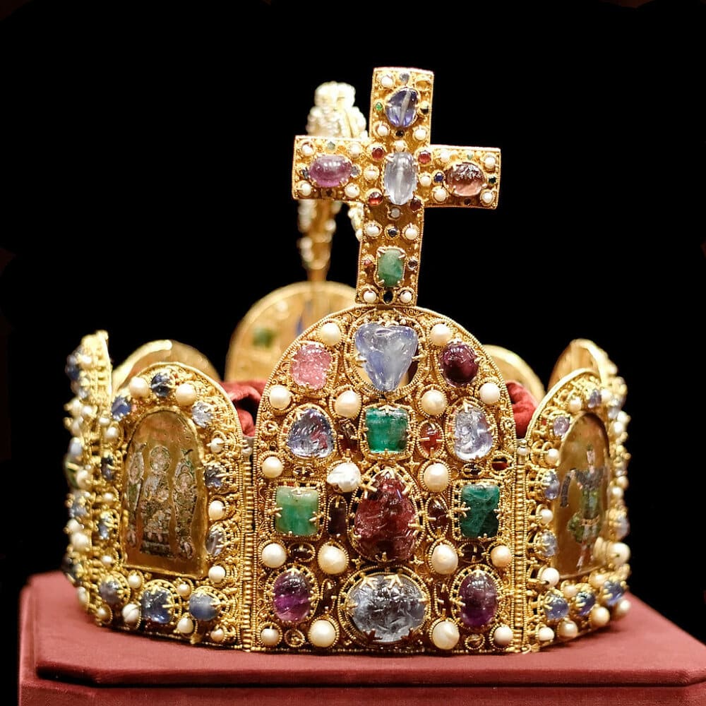 L'ancienne couronne impériale du Saint-Empire romain germanique, conservée à Vienne